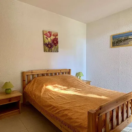 2 Pieces Avec Terrasse Et Parking, A 80m De La Plage, Proche Commerces, Pour 4 Pers. - Fr-1-225-252 Apartment